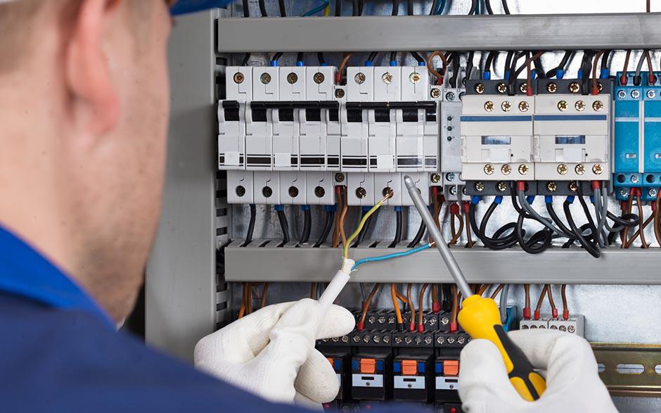 taux horaire électricien Verneuil-en-Halatte